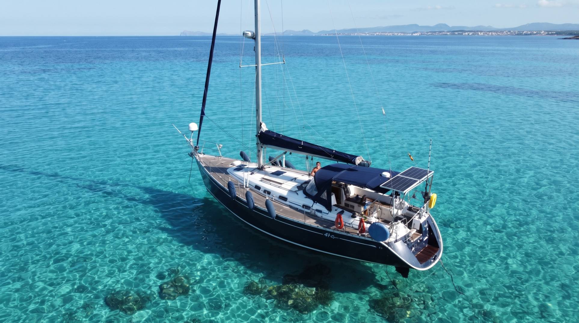 Velero BlueJu, Dufour Classic 41 de Nautic Ocean en Segur de Calafell